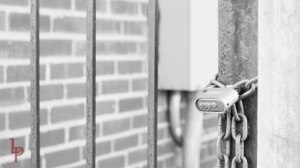 Lock and Chain 1 BW